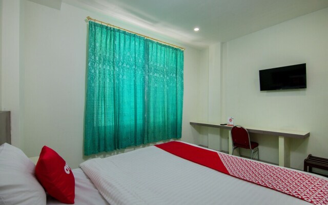 Wisata Hotel by OYO Rooms