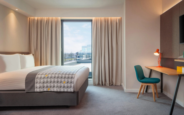 Holiday Inn London Heathrow - Bath Road by IHG