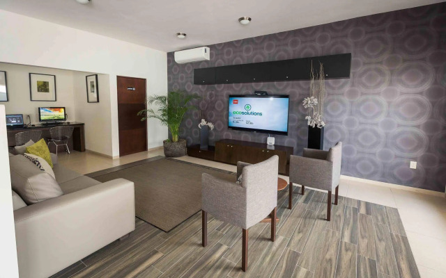 Redwood Villas Extended Stay Zona Industrial