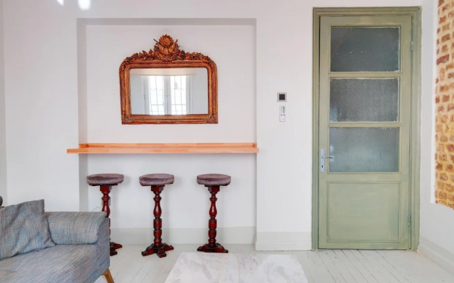 Cozy Flat With Balcony 5 min to Galata Tower