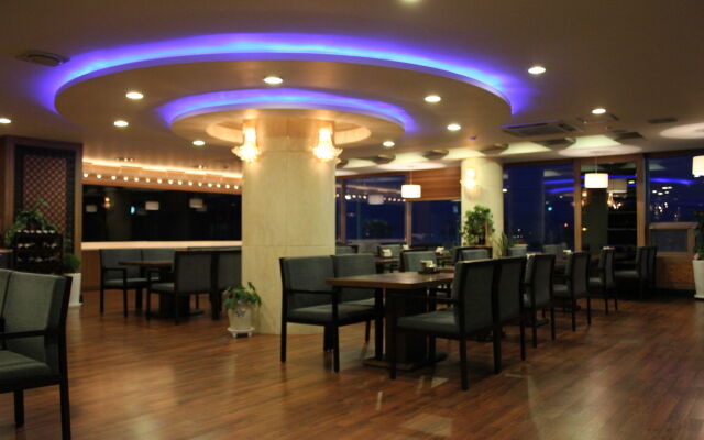 Bay Condo Hotel Tongyeong