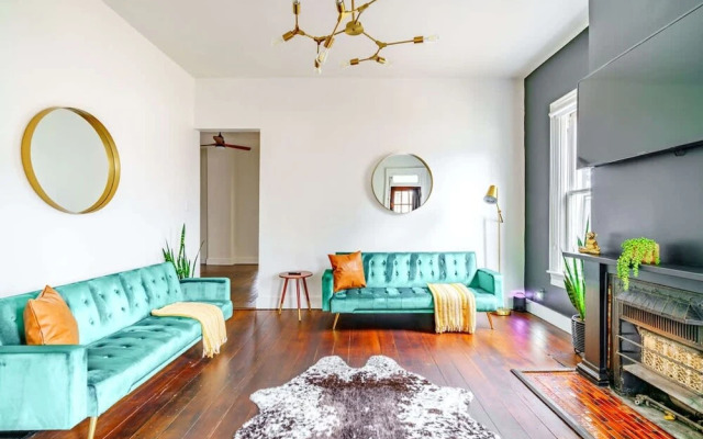 Prime Location Clean Top Rated Free Parking