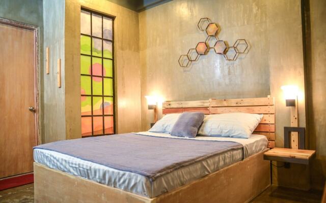 Bhive Hotel