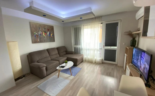 Modern & Central 1BR Apartment with lovely terrace