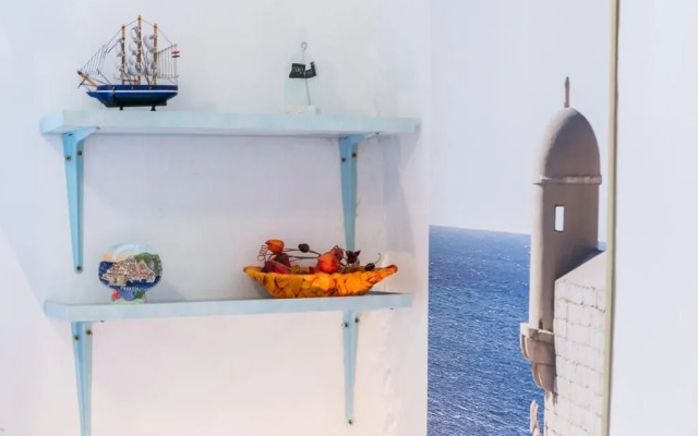 Blue Symphony Old Town