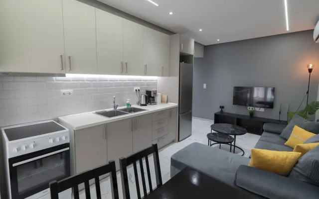 Central Cozy Home by Rentals Pro