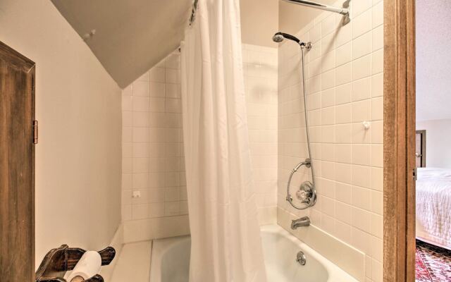 Cozy Wintergreen Cabin Near Mountain Inn & Slopes!