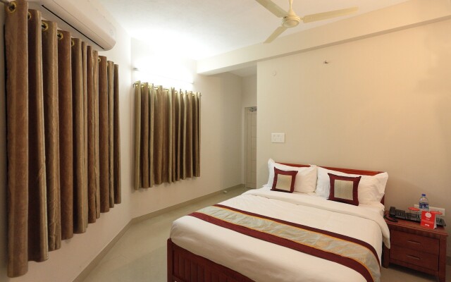 Royce Ebony by OYO Rooms