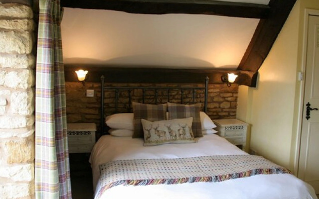 Horse & Groom - Upper Oddington