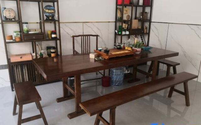 Zhaotong Dongjia Hotel (Jinhai Building Materials City)