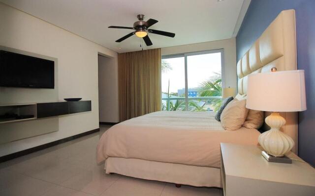 Downtown Apartment Oasis 12