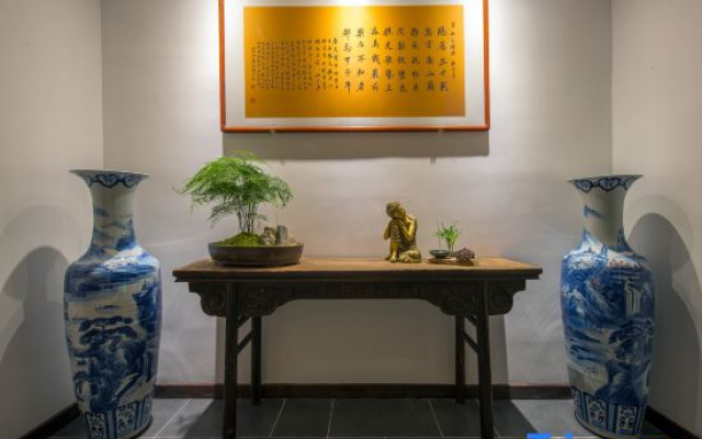 Jiangnan Deyuelou Hotel