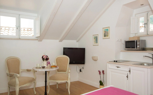 Studio Apartments Sonatina