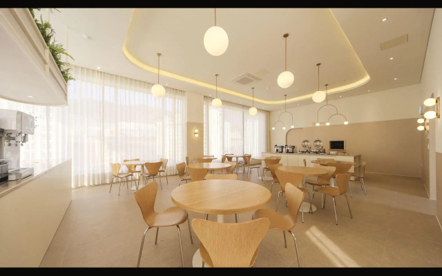 Hermon Hotel Gangseo