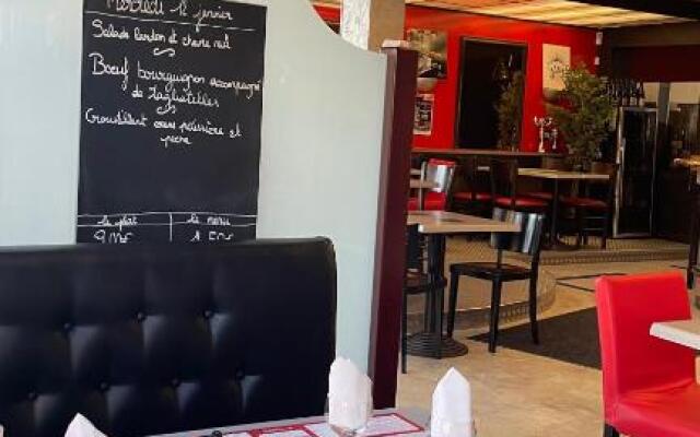 L'Excess Hotel