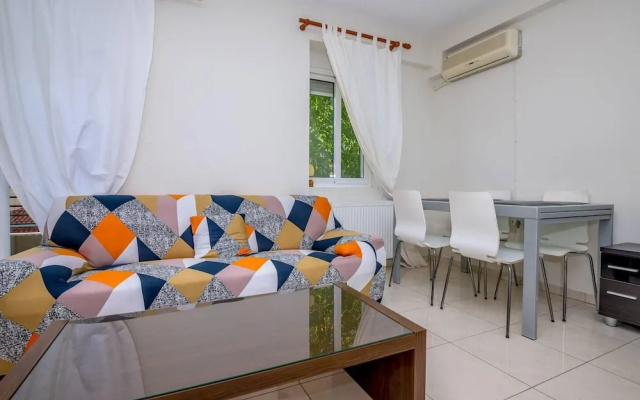 Cozy 'koukou' Discrete Apartment in Orestiada