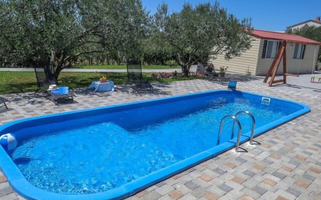 Alluring Holiday Home in Pakostane With Swimming Pool