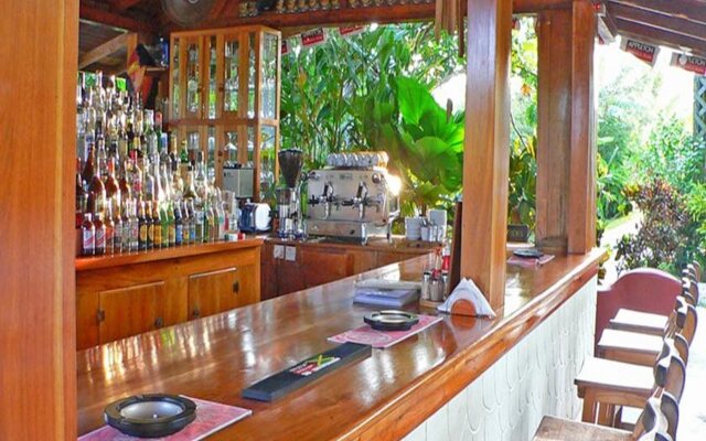 Sunrise Club Hotel Restaurant & Bar