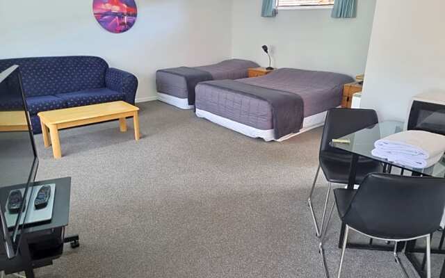 Glenalvon Lodge Motel