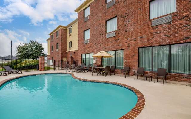Comfort Suites