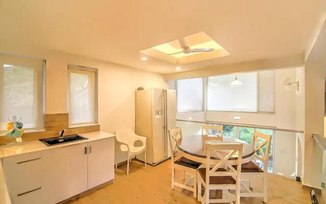 Dazzle Villa Resort