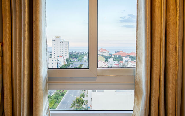 Titan Hotel