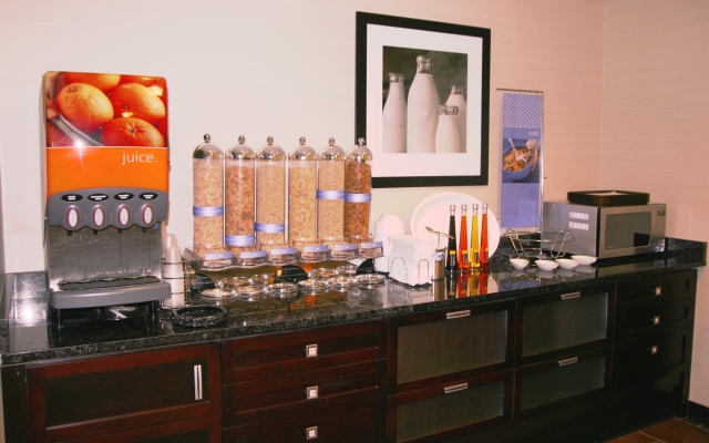 Hampton Inn & Suites Detroit-Canton