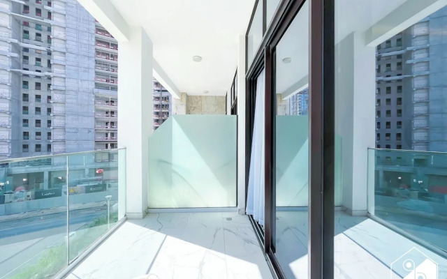 Serenity Studio Pool Access & Balcony at Riviera