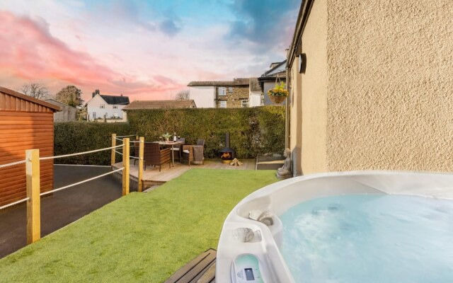 Ellerthwaite Place- 2 Bedroom House With Hot Tub