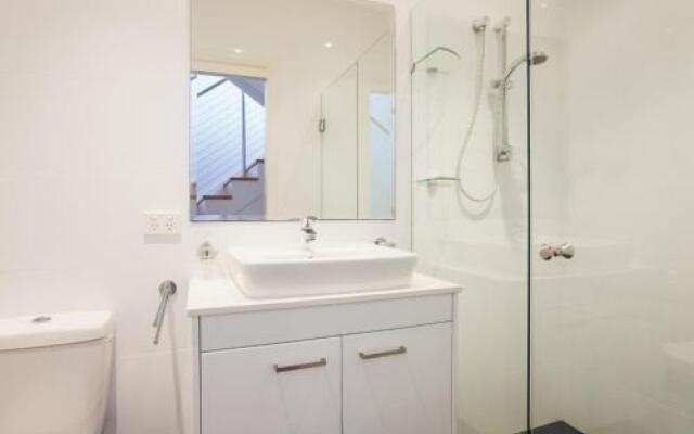 7 Judith Street - Stunning duplex with ducted air