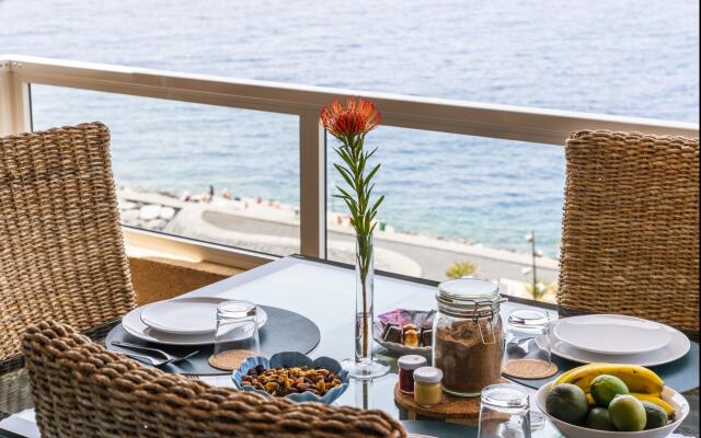 Spacious beach apartment with private parking