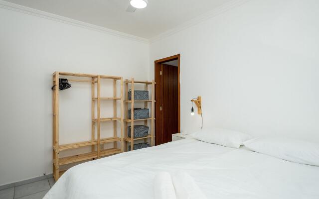 Lindo apato com varanda e churrasq RSE203