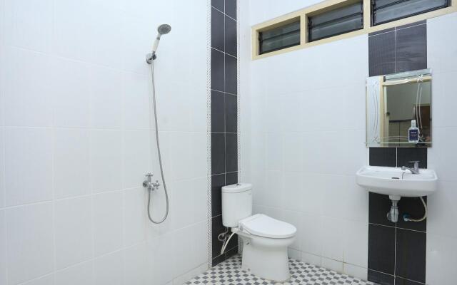 OYO 2268 Tim-tim Homestay SyariahNearUniversitas Gadjah Mada