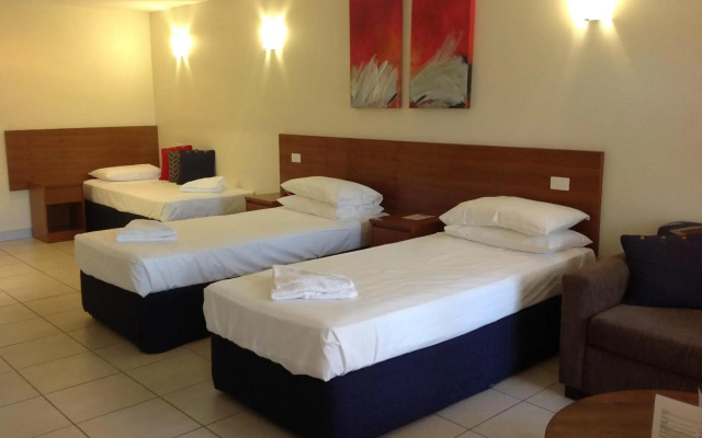 Cairns Queenslander Hotel & Apartments