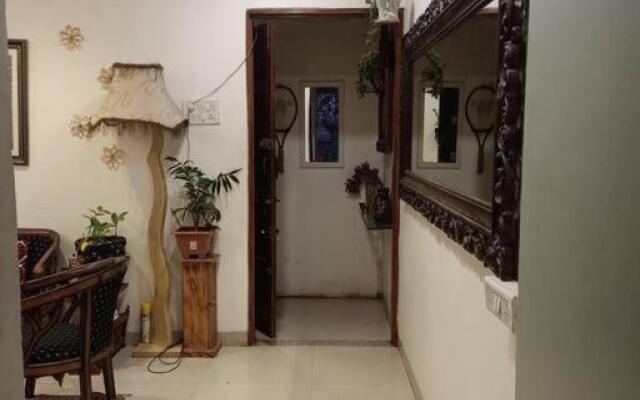 Beautiful and cosy 2 bhk flat near airport