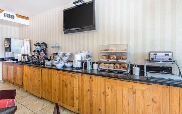 Comfort Suites Summit County