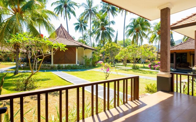 OYO 1508 Mascot Beach Hotel