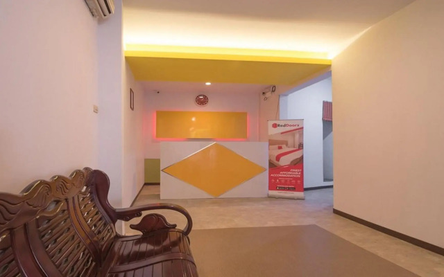 RedDoorz near ITC Mangga Dua