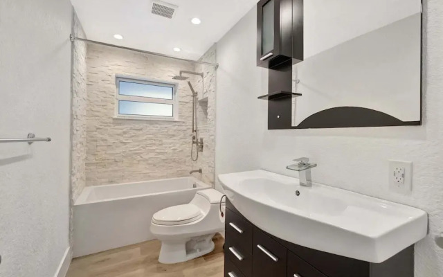 Waterfront Paradise Chic 3 BDR