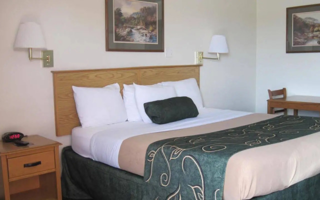 Travelodge by Wyndham Winslow