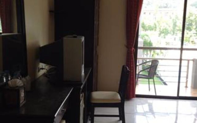 Baantonkhao Kata Beach