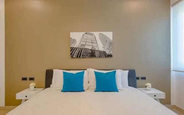 1 Rec Steps From the Beach Rooftop Pool