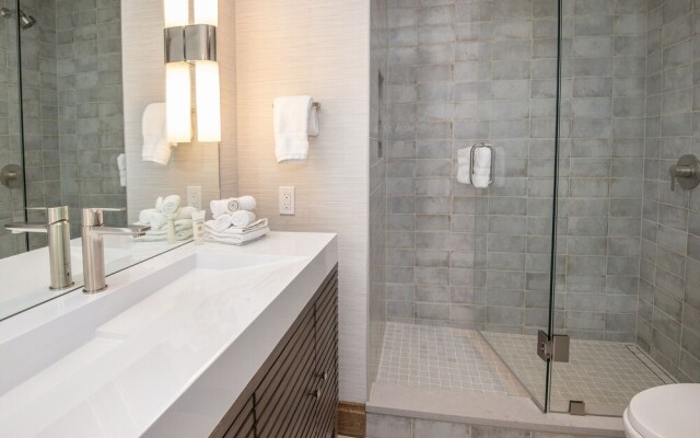 Highlands Westview 300 3 Bedroom Condo by RedAwning