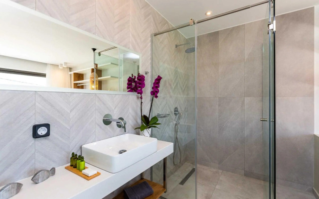 Villa Daphne-Naiades/ 2 bedrooms,luxury,beachfront