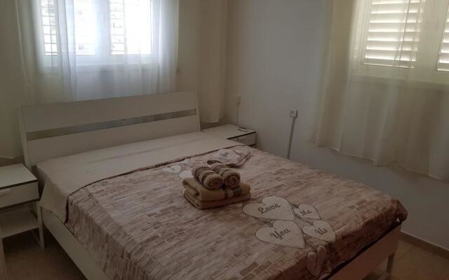 Isra Home Apartment Jabotinsky 8