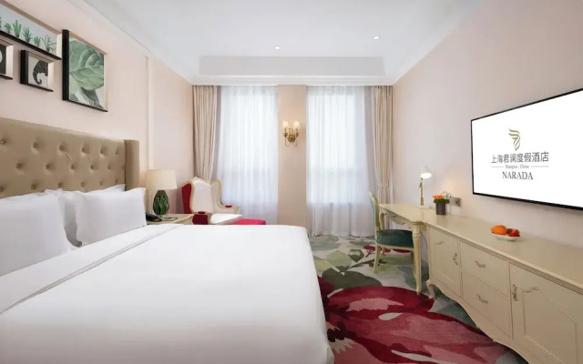 NARADA RESORT SHANGHAI  HOTEL Disney Store