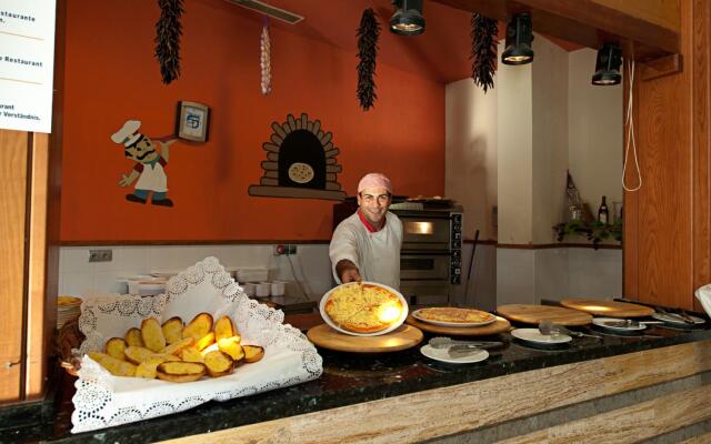 LIVVO Lago Taurito Hotel & Aquapark