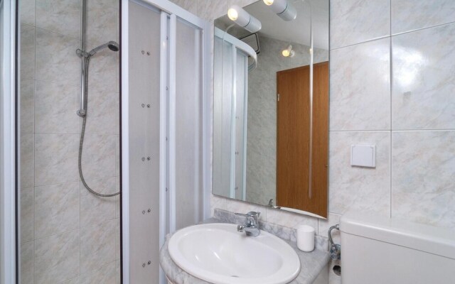Nice Apartment in Supetar With 3 Bedrooms, Wifi and Outdoor Swimming Pool