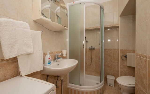 Awesome Home in Baska Voda With Wifi and 2 Bedrooms
