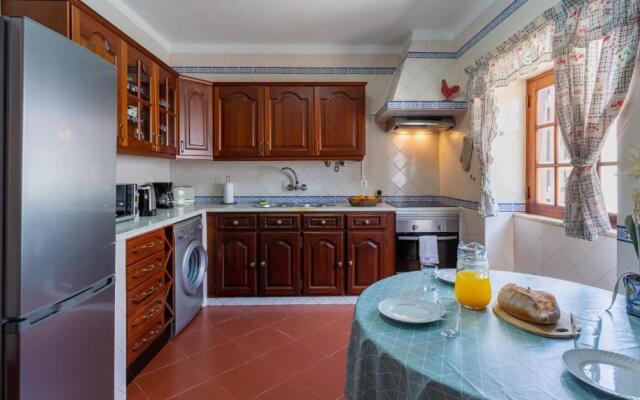 Cozy Algarve Home with Vineyard View Near Beaches